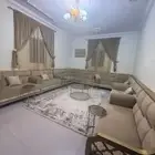 مجلس كامل مع الطاولات