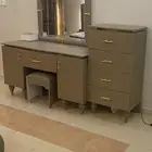 غرفة نوم فاخرة  كنب مجلس  طولتي مطبخ كامل