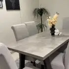 طاوله وبوفيه