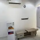 شقه الايجار فيها مكيفات بسطح