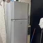 ثلاجة كبير شرط