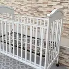 سرير أطفال للبيع
