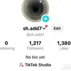 حساب تيك توك فيه 1200 متابع