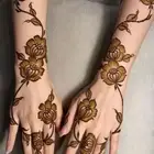 نقش حناء على حسب طلب الزباين والسعر مناسب جدا للجميع