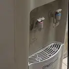 براد ماء نظيف