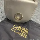 شنطة ماركة just cavali قابلة للتفاوض