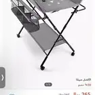 طاولة تغيير الأطفال نظيفة جدا