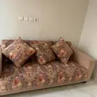 كنب بحالة ممتازة يكفي سبع اشخاص