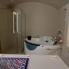 مشغل تزين نسائي وسبا للتقبيل في حي الحزم بالرياض