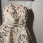 للبيع