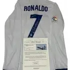 تيشرت رونالدو ريال مدريد موقع من رونالدو ومودريتش