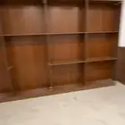 طاوله وثنين رفوف للبيع