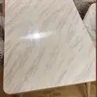 طاولة طعام