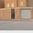 فلة للبيع مساحه 330 م في حي المعيزيله