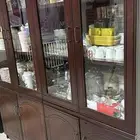 دولاب خاص لصحون والكاسات نظيفه جدا