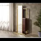 تسريحة مع مرايا مضيئة