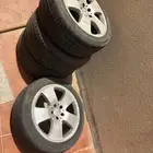 للبيع اربع جنوط مرسيدس مع الكفرات