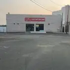 مطعم ومطبخ مجهز بكامل معداته وادواته و للتقبيل
