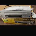 جهاز فيديو قديم وجديد لم يستخدم