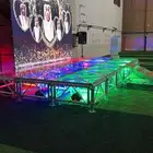شاشات عرض مسارح. قزاز وخشب. سماعات اضاءة