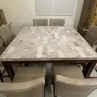 طاولة الطعام