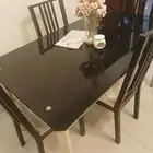 طاولة طعام