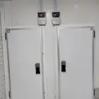 ثلاجة تبريد وتجميد والمستودع