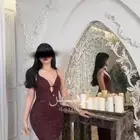 فستان عنابي جديد