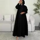 عبايه من مصممه جديده