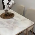طاولة طعام