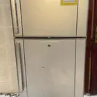 ثلاجة للبيع