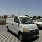 باص ديهاتسو مع سائق