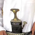 جنبيه للبيع معها خادمتها والبيع سريع