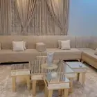 كنب بيج مع الستاره مع طاولة