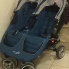 عربة توائم