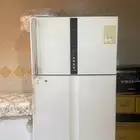 ثلاجه كبيره للبيع