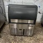 صانعة ثلج ايس ميكر