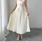 طقم تنوره وبلوزه من شي ان جديد مالبسته سبب البيع المقاس