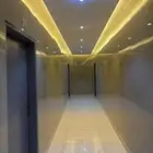 شقه للايجار ثلاث غرف وصاله ومطبخ وحمامين