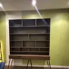 مكتبة كتب-مقتنيات زجاج تحف