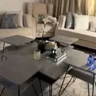 طاولة مع اربع خدمه شبه جديده