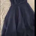 فستان للبيع مافيه اي شي