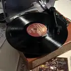 قرامافون مع اسطوانة