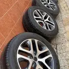 للبيع جنوط ديفيندر 20 إنش   كفرات ميشلان شبه جديدة