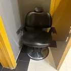 كرسي حلاق نظيف