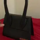 شنطه جاكموس اصليه من ايطاليا   حجم وسط  تكفي جوال و مكياج