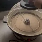 محمصة قهوة وحبوب بهارات.