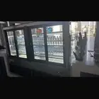 ثلاجة عرض حلويات ومشروبات للبيع