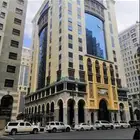 ابغى شقة مفروشة 3 غرف و صالة قرب الحرم عوايل