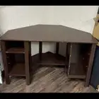 مكتب زاوية لون بني